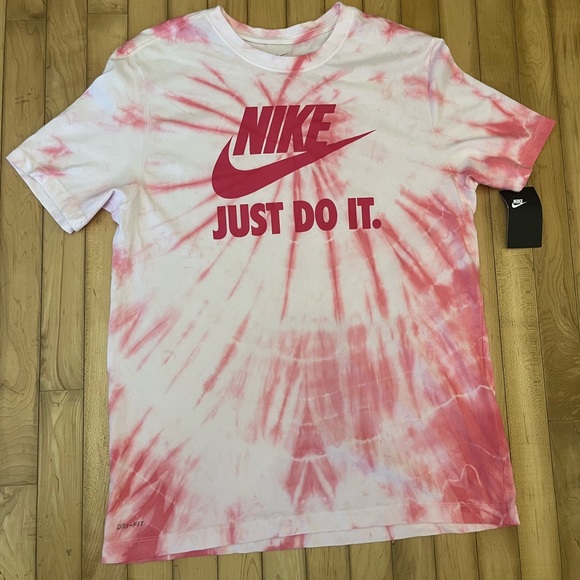 Just Do It Nike T-Shirt - Picture 2 of 4